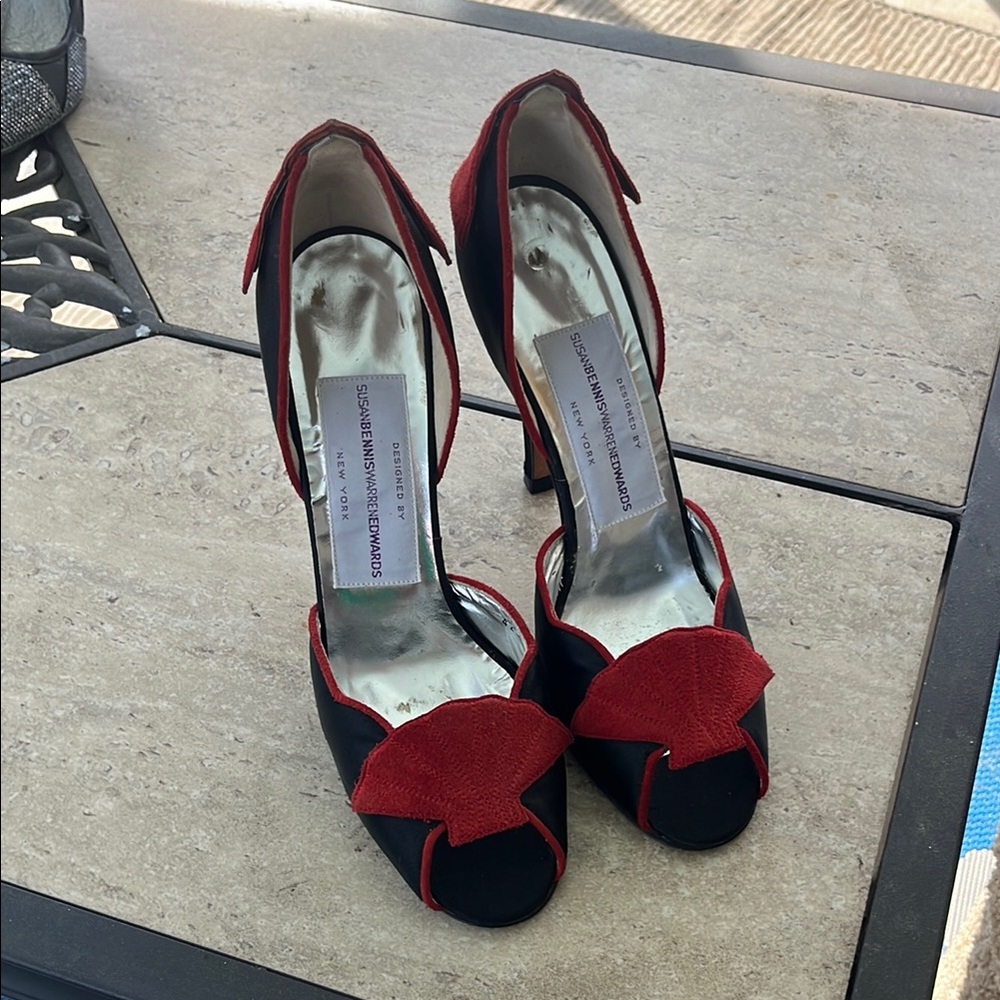 Susan Bennis/Warren Edwards Red and Black Stiletto Heels